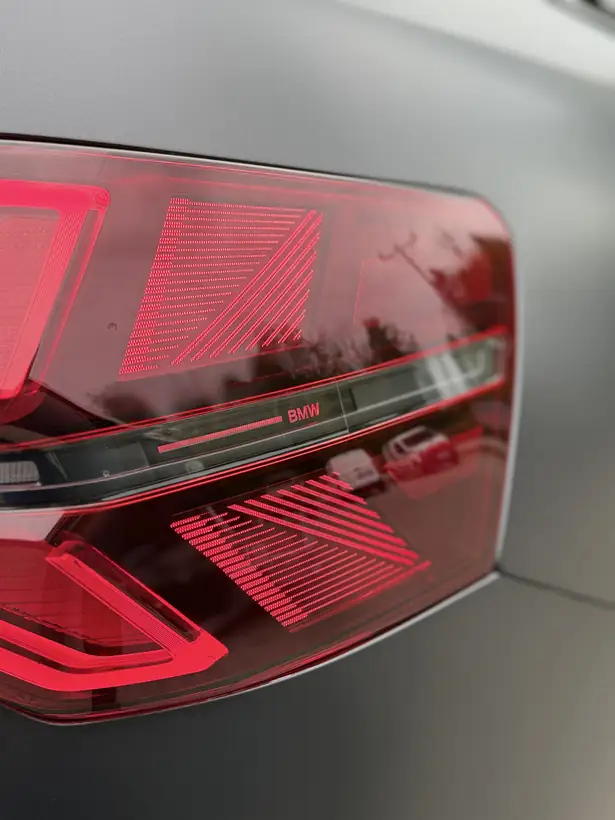 Tylna lampa BMW w zbliżeniu